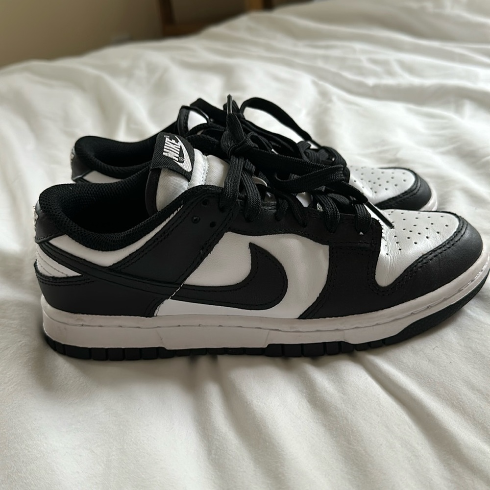 BASICALLY BRAND NEW NIKE PANDA DUNKS